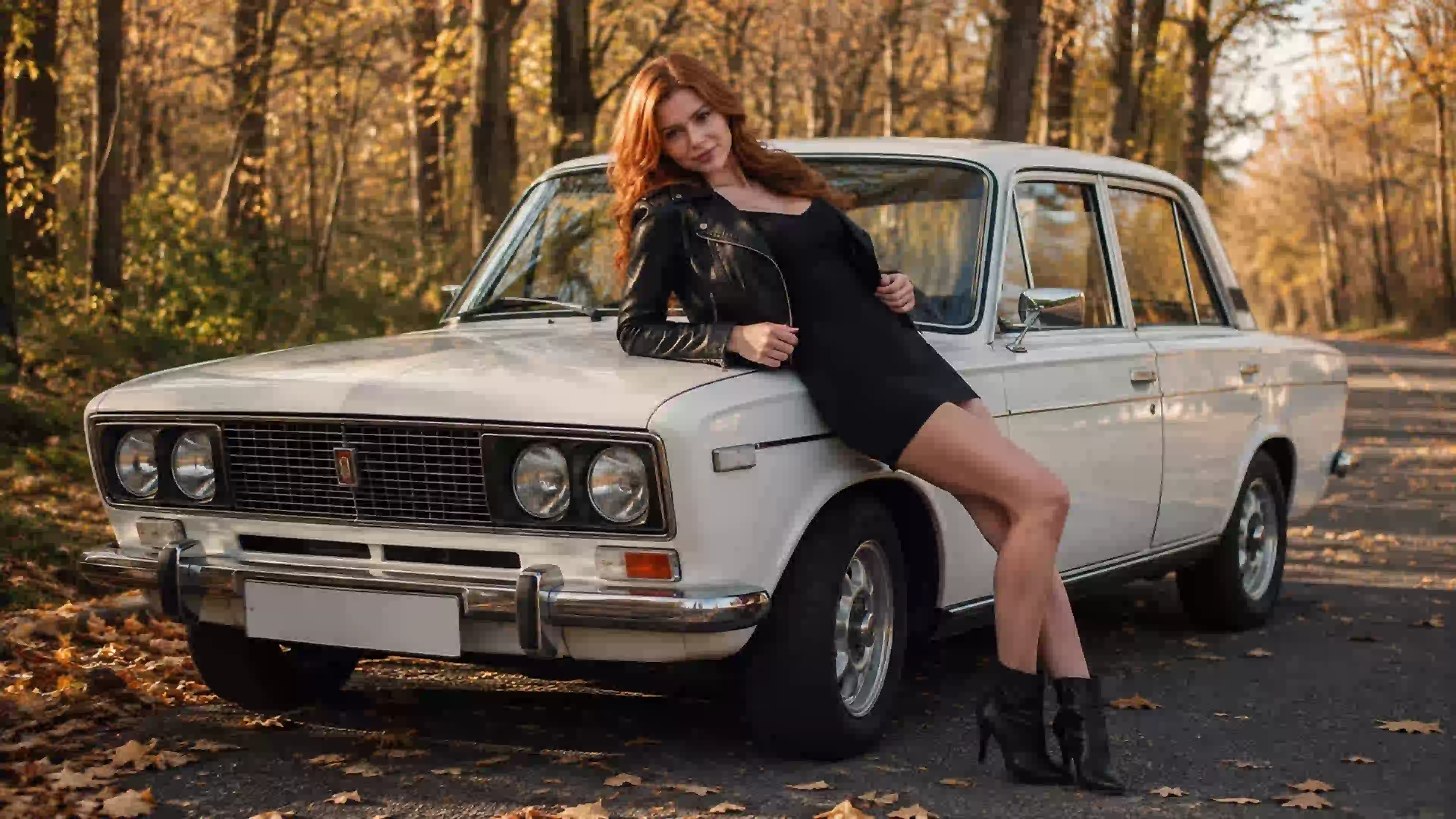 ДЕВ 00365 девушка осенняя фотосессия у винтажного автомобиля