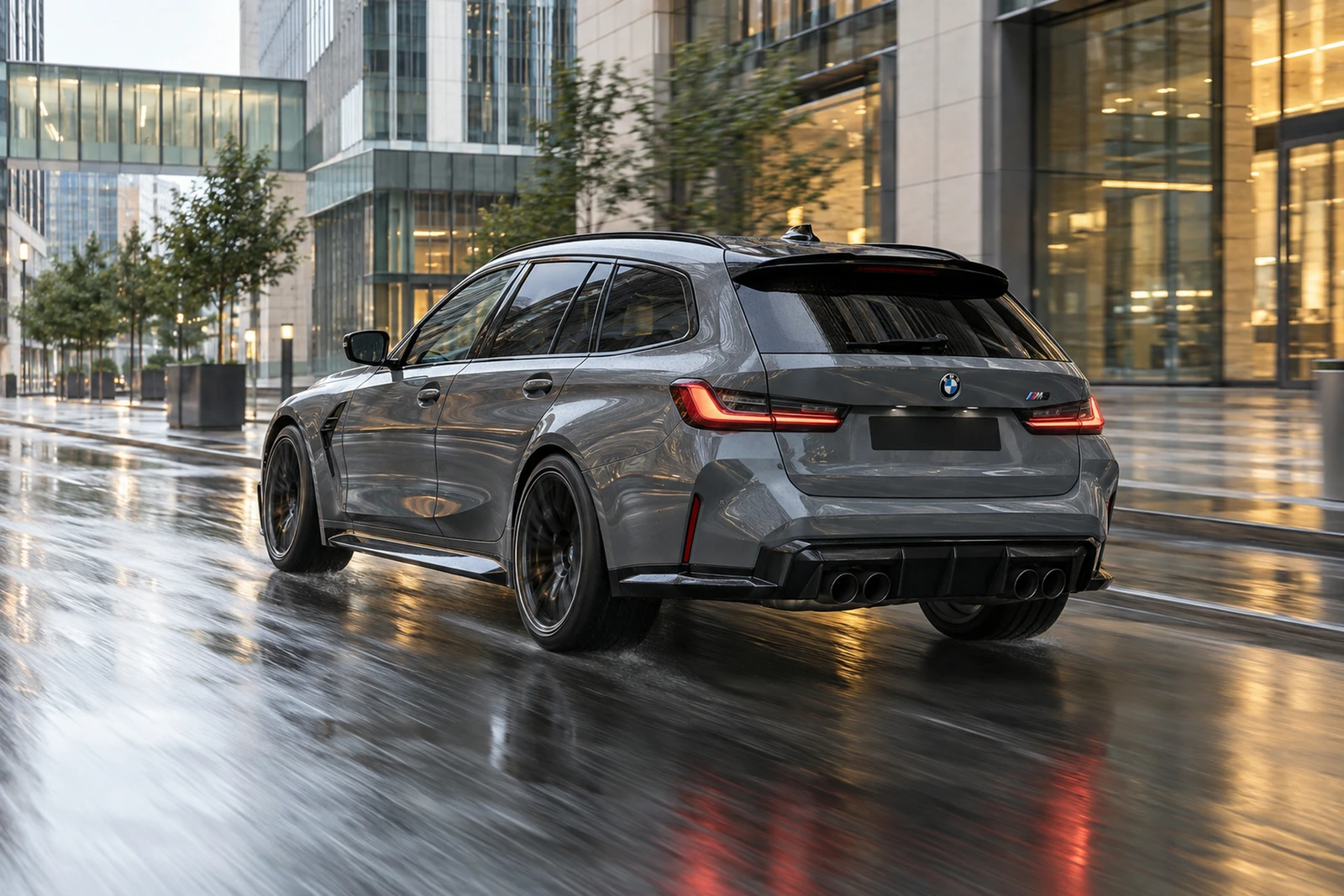 АВТО 1007492 серый BMW M3 Touring в современном городе