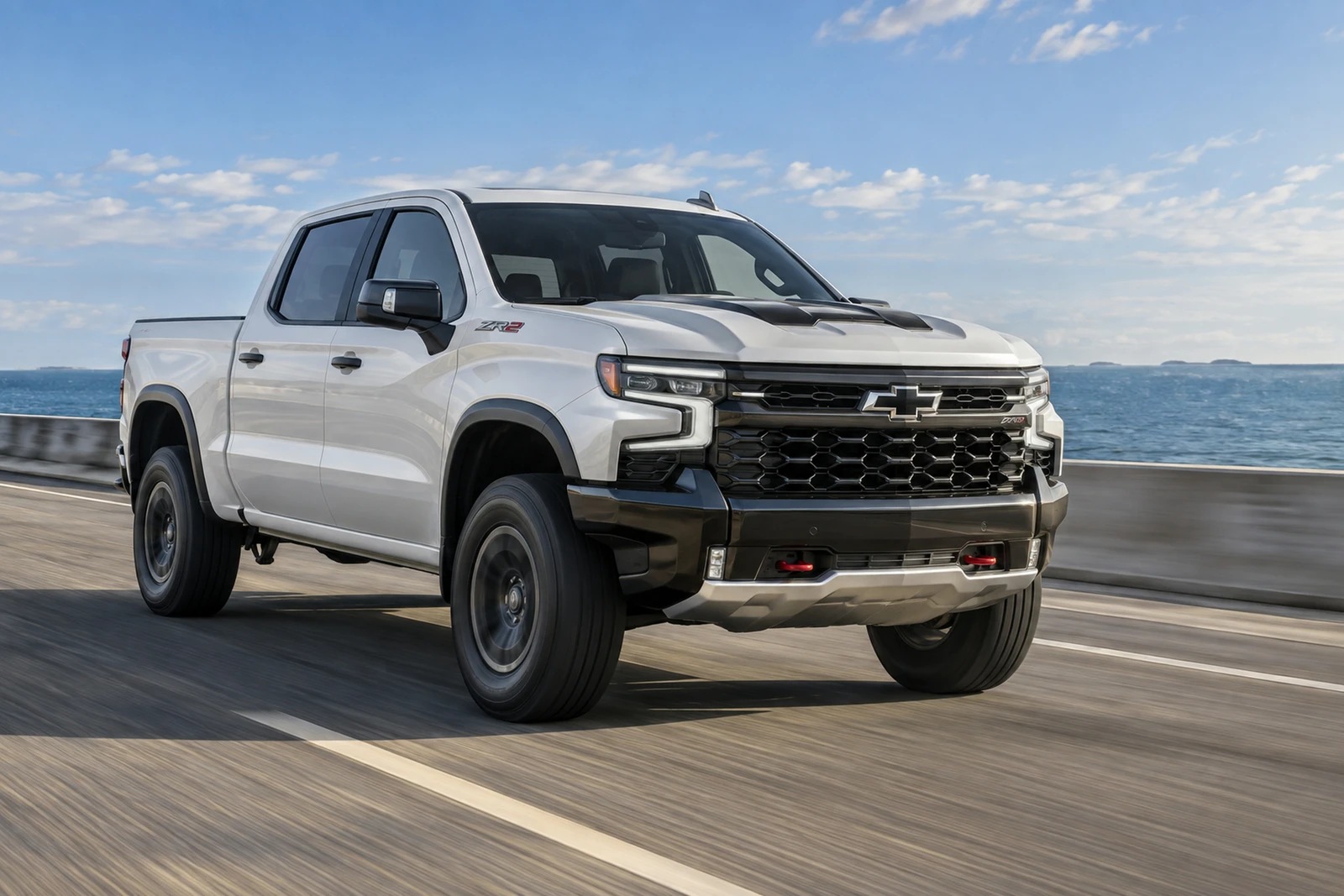 АВТО 1007964 Шевроле Сильверадо белый Прибрежная дорога