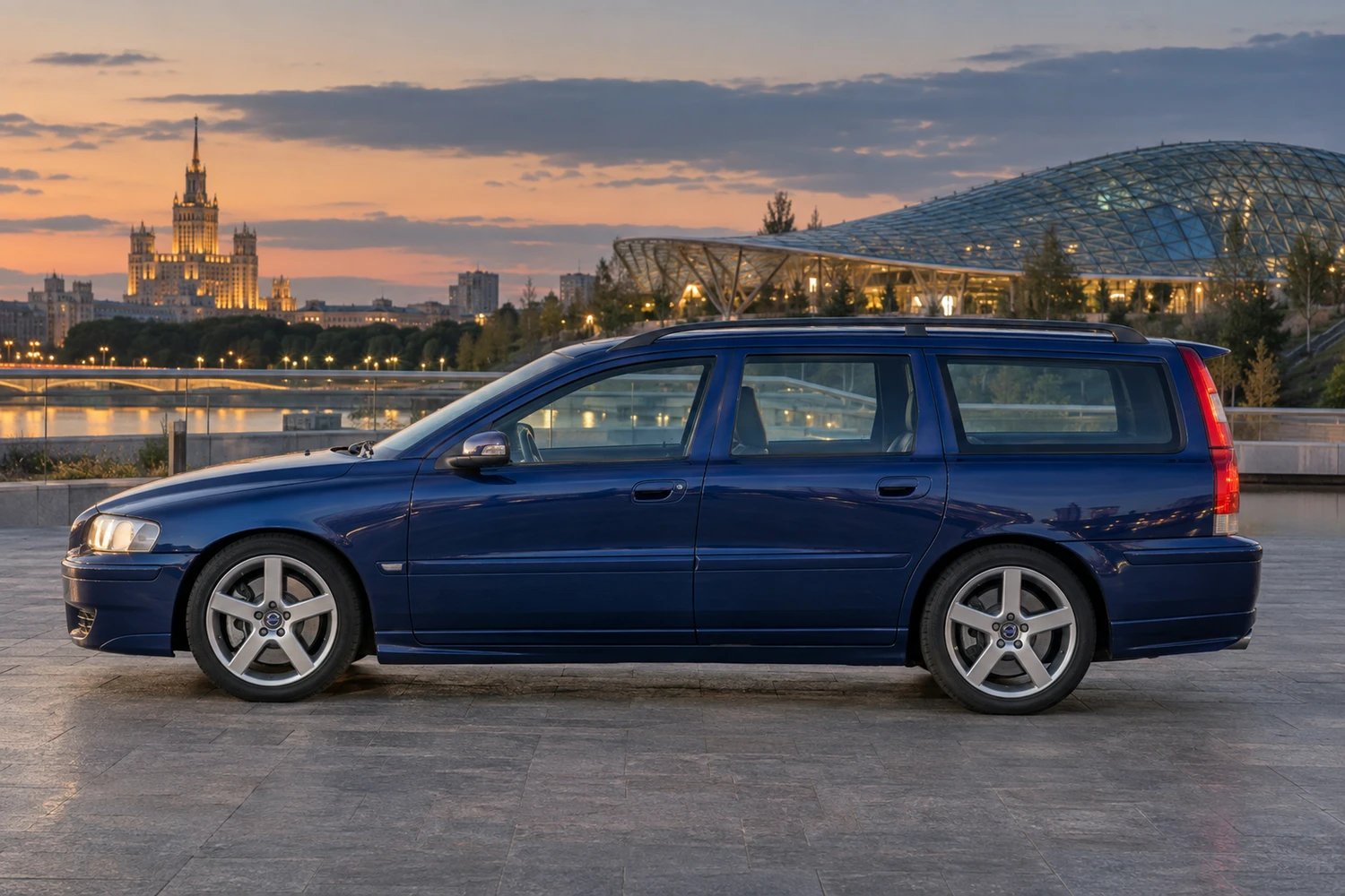 АВТО 1007363 Volvo V70 R синий Москва