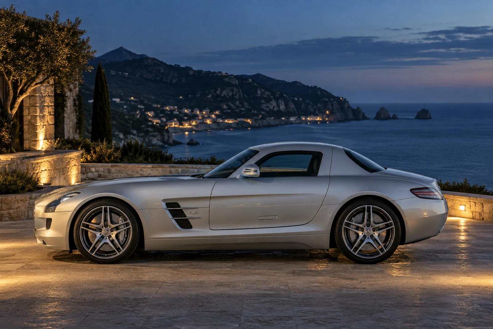 АВТО 1008404 Мерседес SLS AMG Серебристый Морская терраса