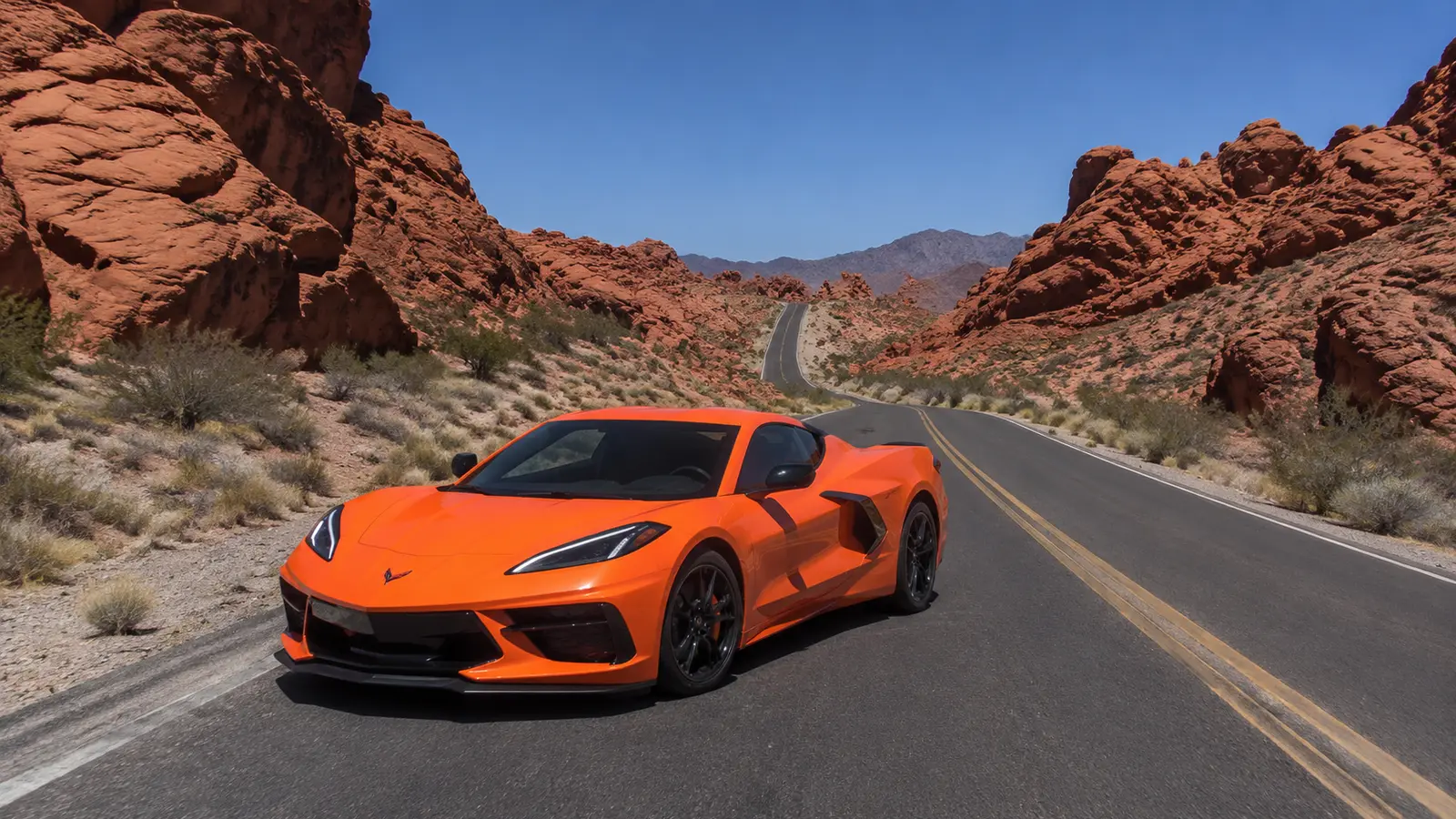 АВТО 1000065 оранжевый Chevrolet Corvette C8 в пустыне