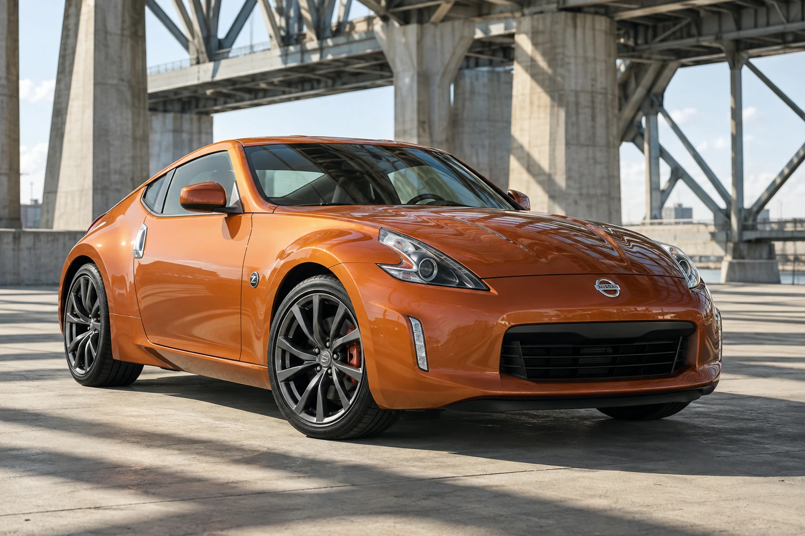 АВТО 1008246 Ниссан 370Z оранжевый Мост и тени