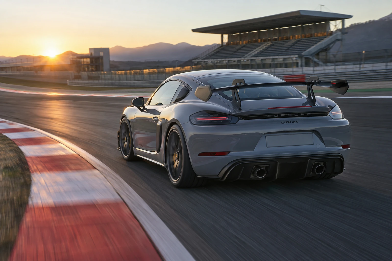 АВТО 1007742 Порше-718-Cayman-GT4-RS-трек