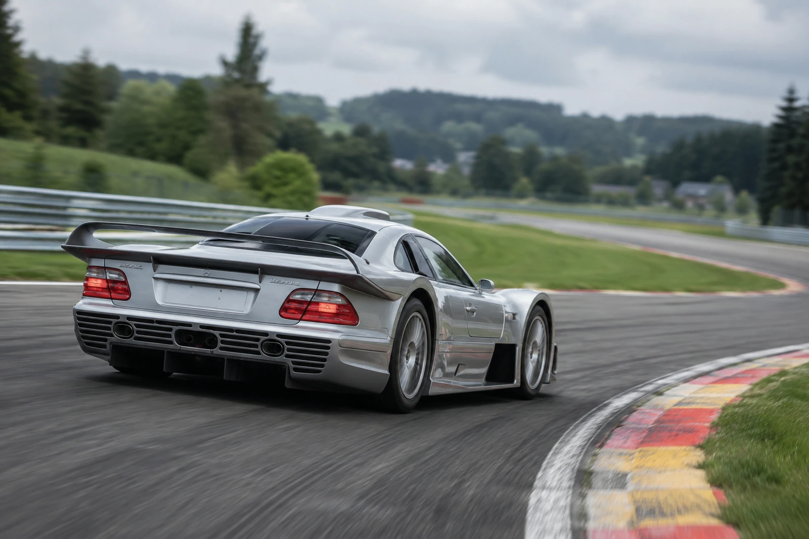 АВТО 1007824 Мерседес-CLK-GTR-исторический-трек