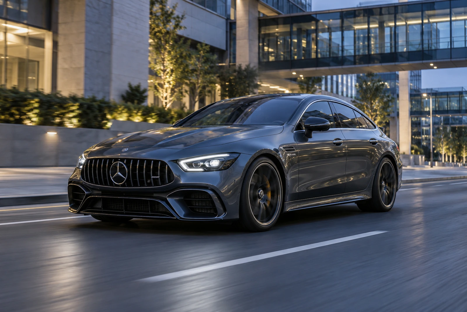АВТО 1007600 серый Mercedes AMG GT 4 Door в современном городе