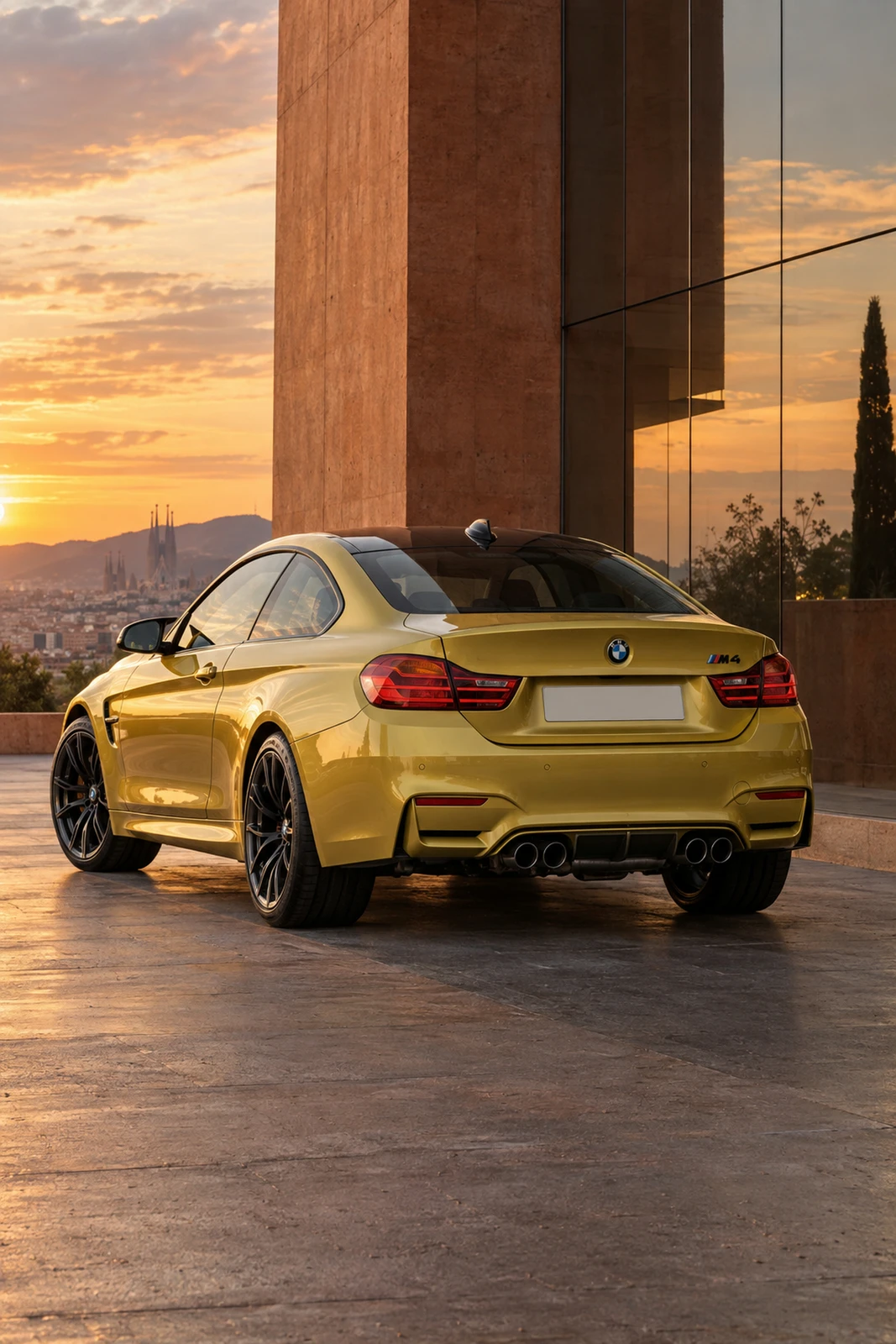 АВТО 1008171 БМВ M4 F82 жёлтый Современный фасад