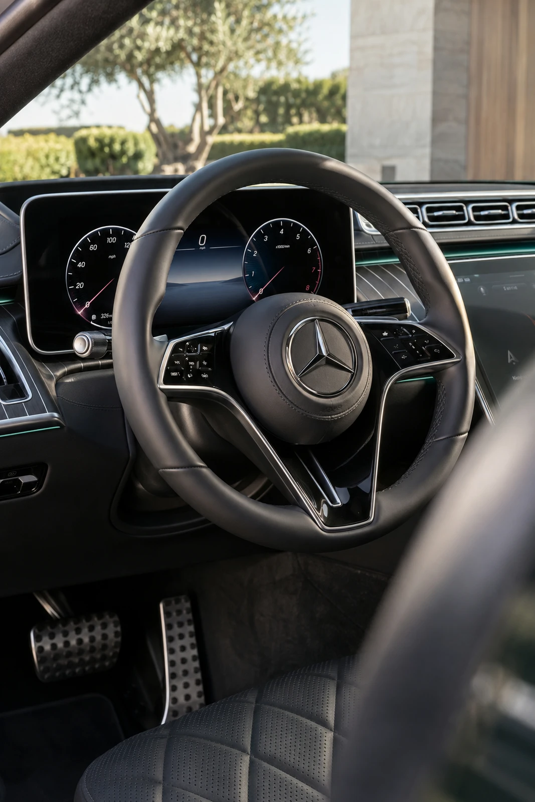 АВТО 1007895 Мерседес S580 зелёный Руль и приборы