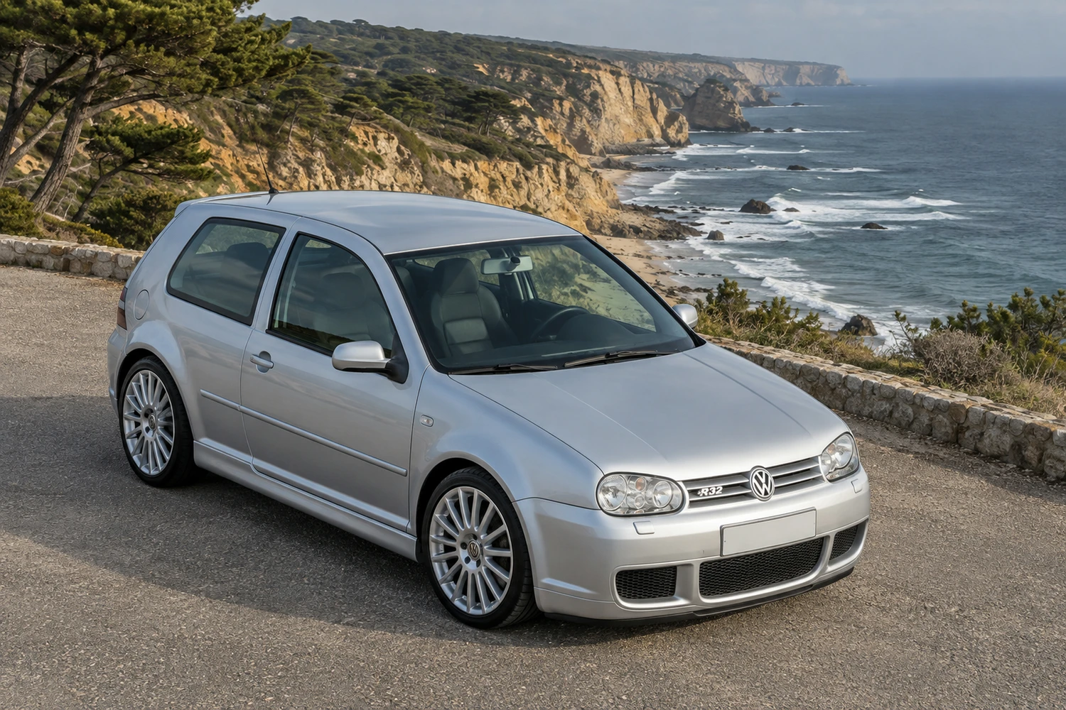 АВТО 1007434 Volkswagen Golf R32 Mk4 серебристый сосны над морем
