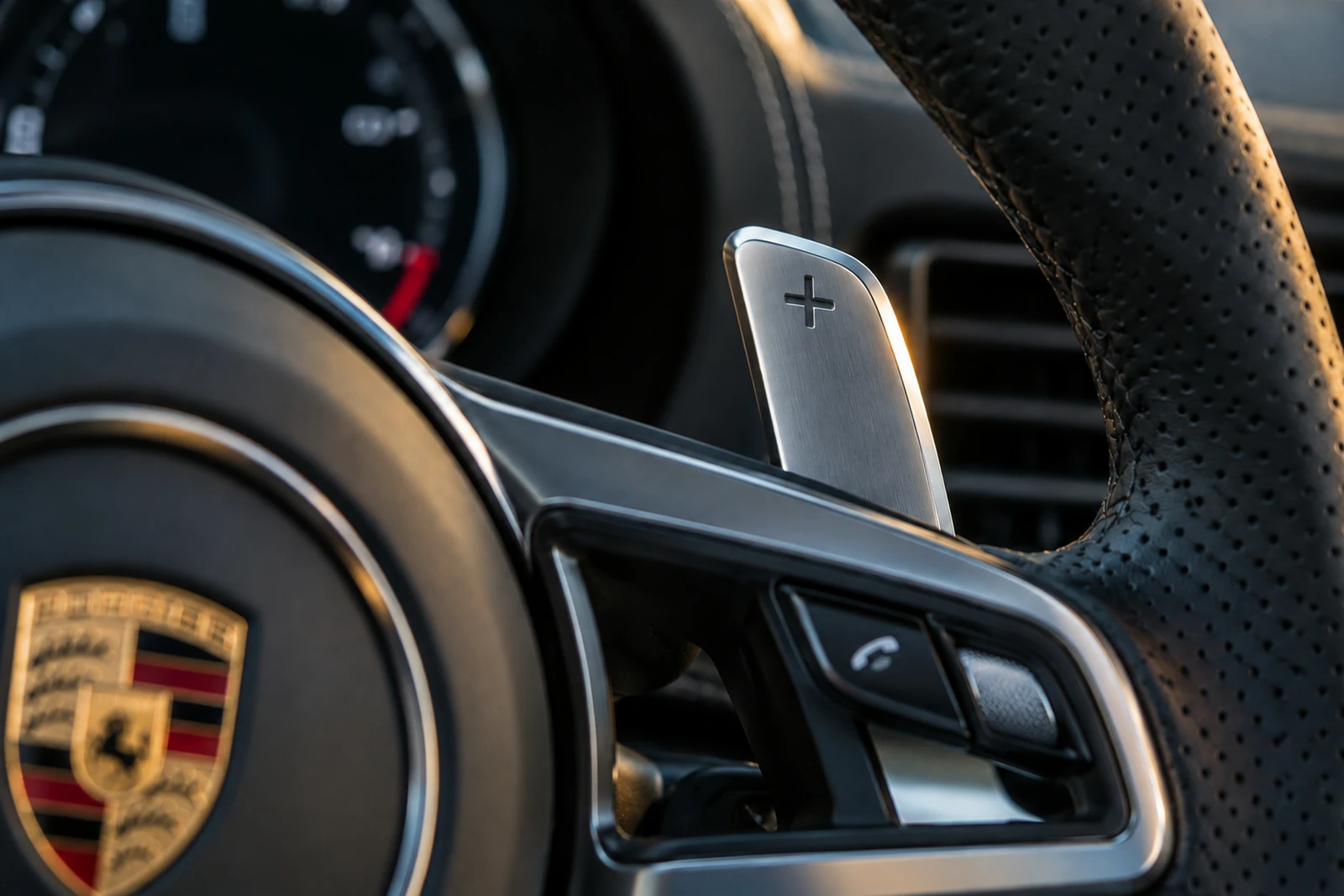 АВТО 1008290 Порше Подрулевой лепесток и Кожа