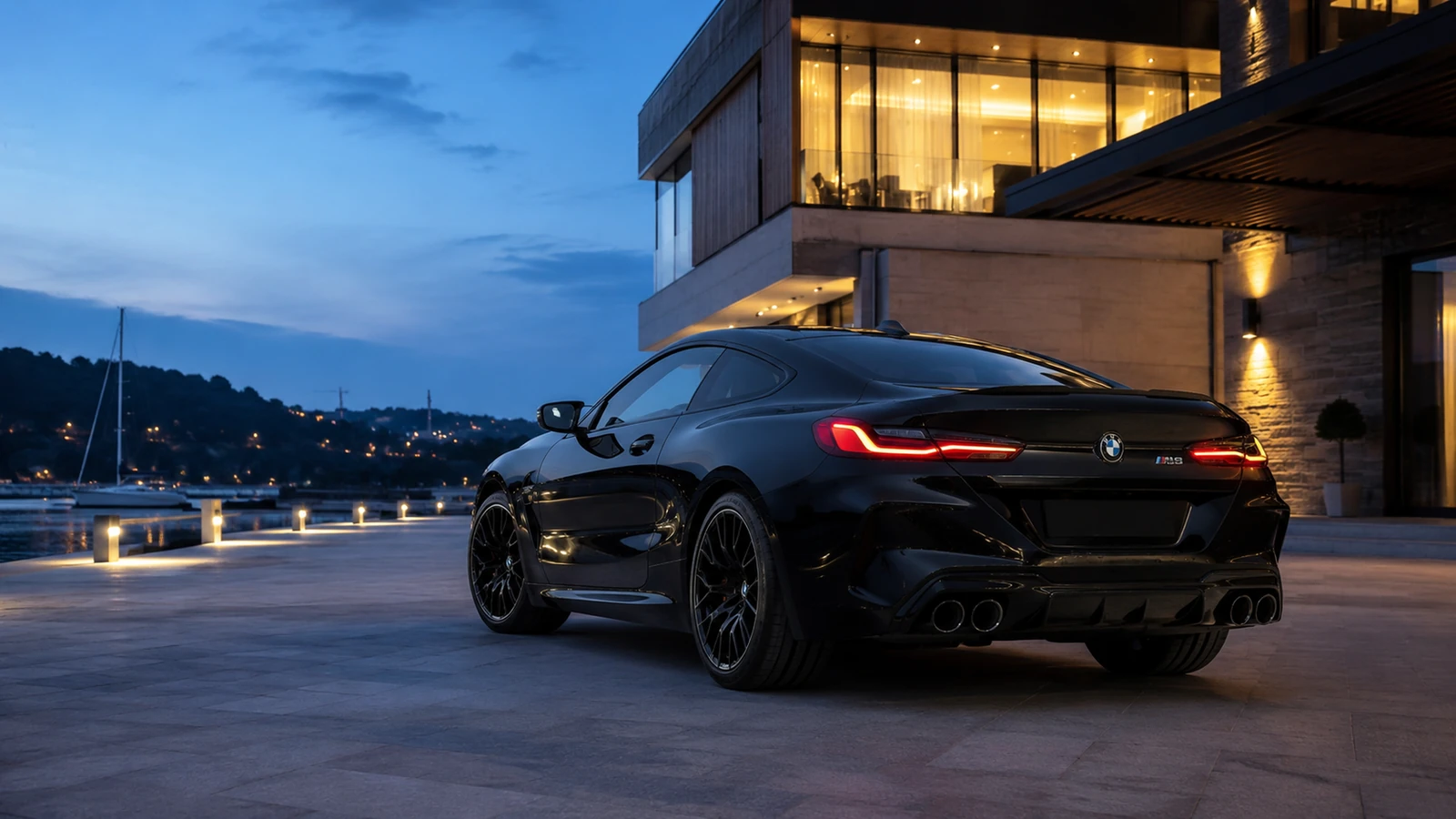 АВТО 1001301 чёрный BMW M8 у современной марины