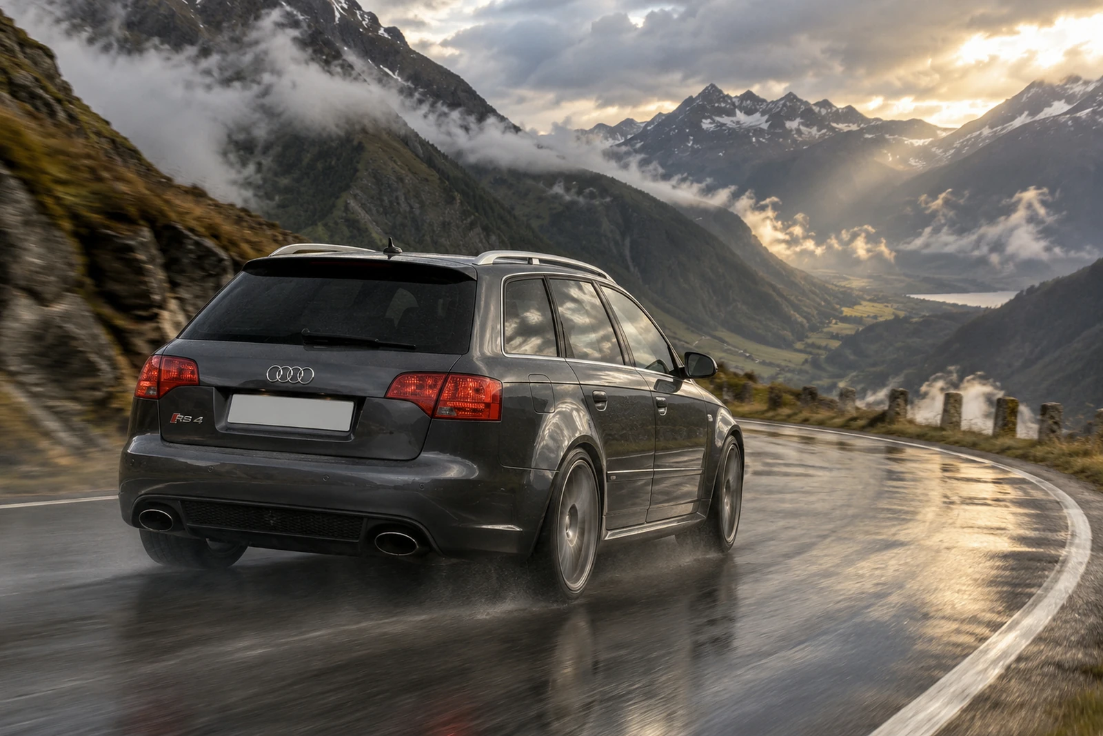 АВТО 1007754 Ауди-RS4-B7-мокрая-альпийская-дорога