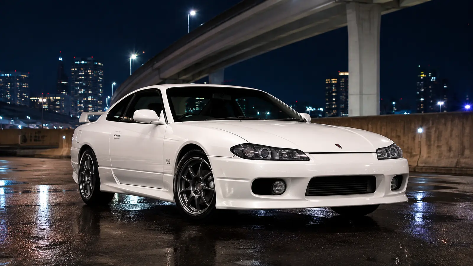 АВТО 1000493 белый Nissan Silvia S15 у виадука