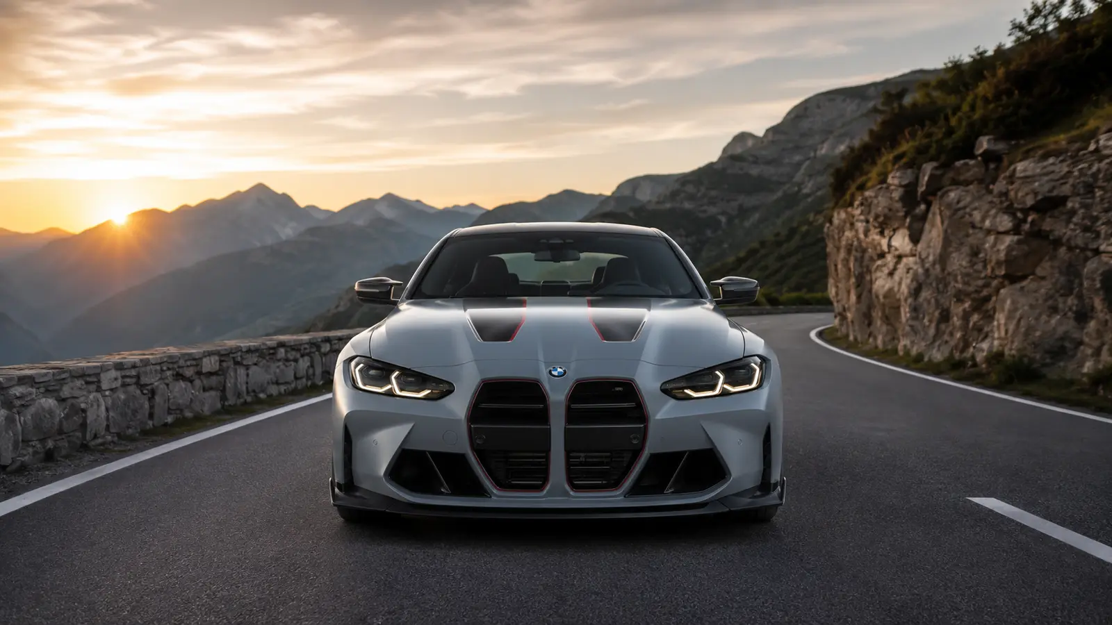АВТО 1000543 серая BMW M4 CSL вид спереди