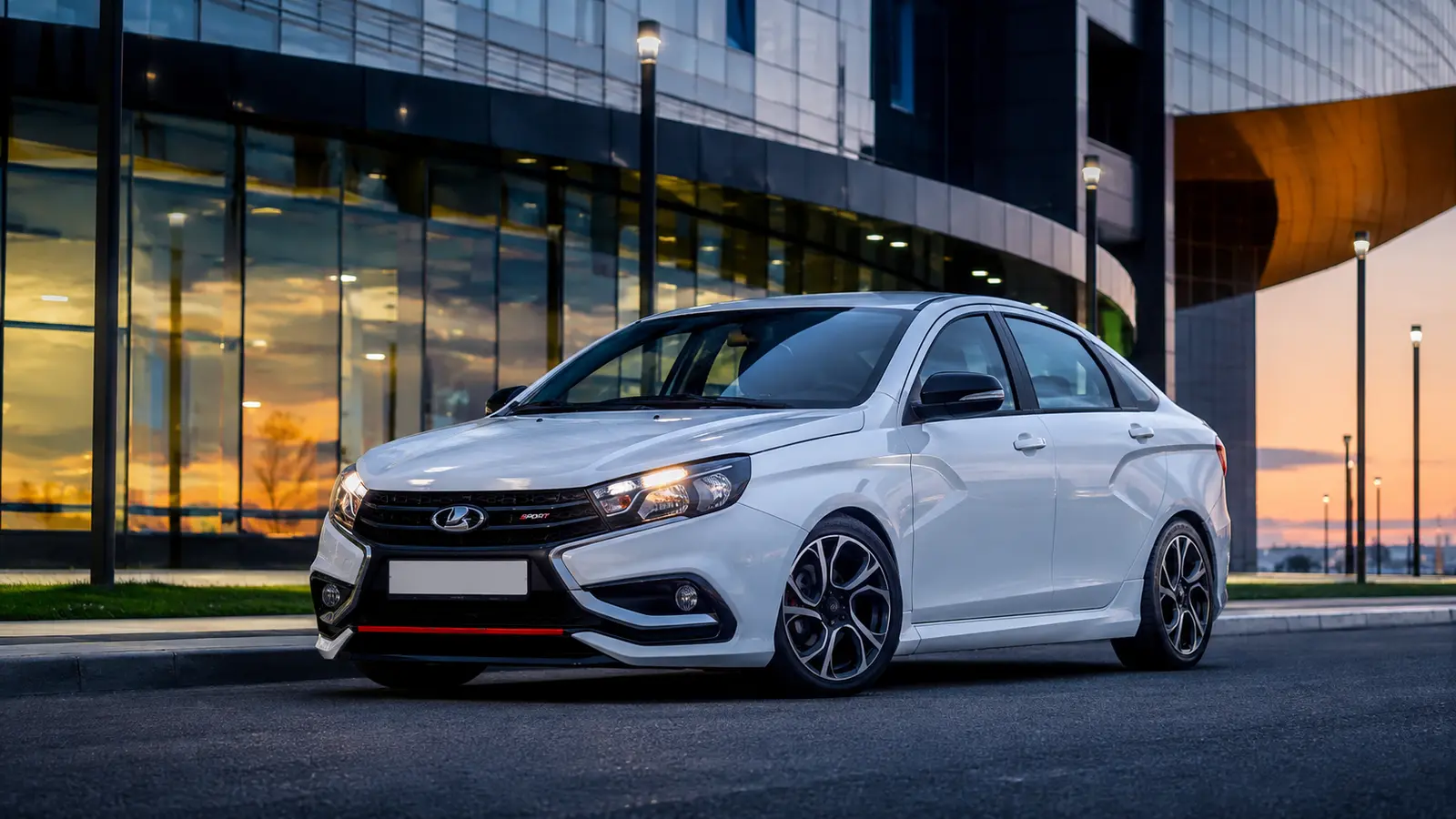 АВТО 1000453 прокачанная Лада Vesta Sport у современного здания