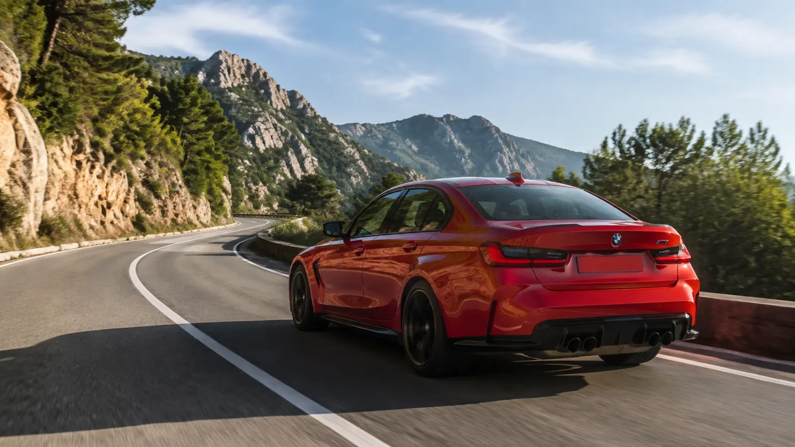 АВТО 1000666 красный BMW M3 на горной серпантинной дороге