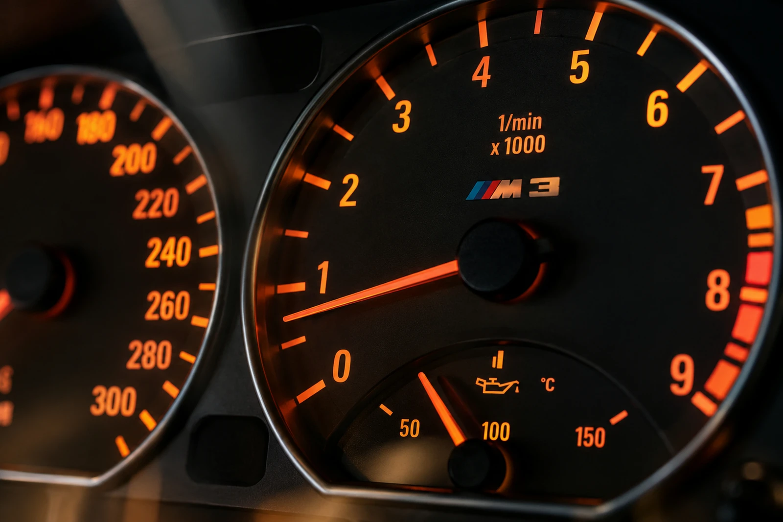 АВТО 1008078 БМВ M3 E46 Приборы в ночи