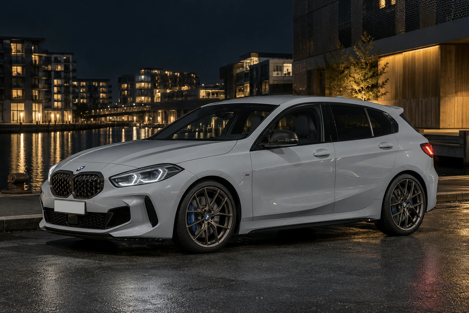 АВТО 1008074 БМВ M135i светло-серый Копенгаген